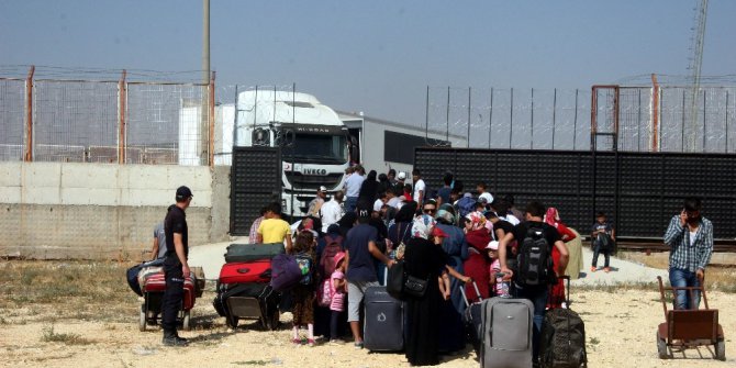 Suriyeliler akın akın ülkelerine gidiyor