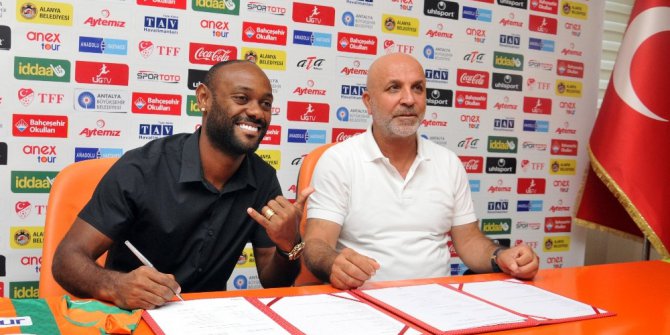 Vagner Love, 2 yıl daha Alanyaspor’da