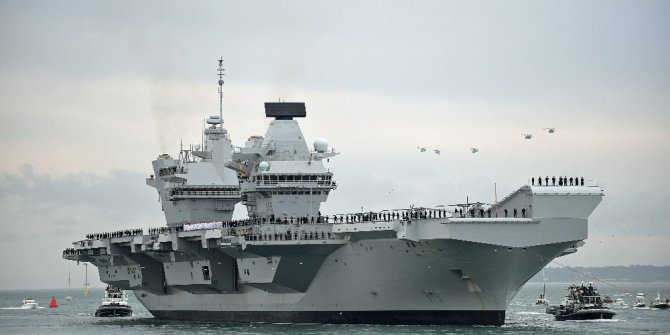Birleşik Krallığın yeni uçak gemisi ’HMS Queen Elizabeth’ limana geldi