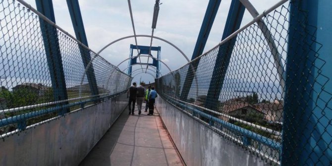 Körfez Belediyesi üst geçitleri daha güvenli hale getiriyor