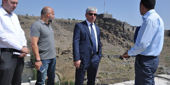 Vali Doğan, Anıtlar Kurulu üyelerini Seyir Tepe’ye davet etti