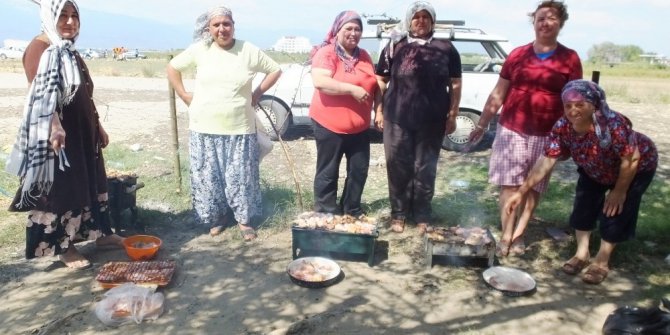 Burhaniye’de kursiyer çocuklar piknikte buluştu