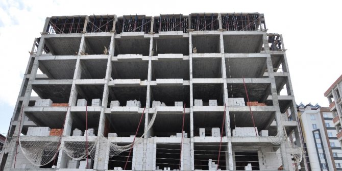 İnşaatın 4. katından düşen işçi hayatını kaybetti