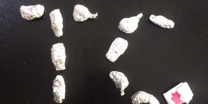 Şüpheli otomobilden uyuşturucu çıktı: 3 gözaltı