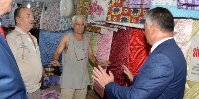 Vali Yazıcı, pazarcı esnafını ziyaret etti