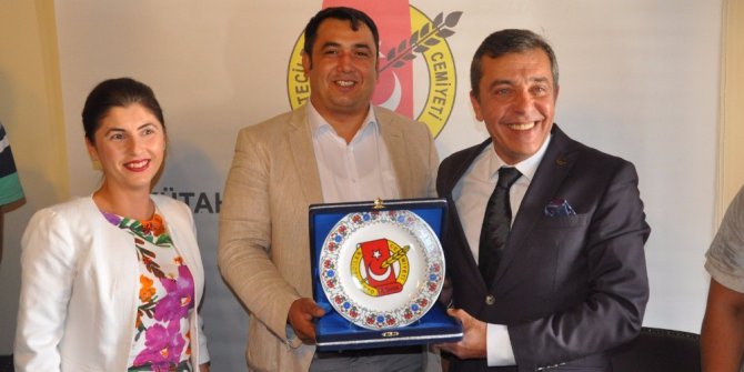 Başkan Ahmet Atam: Basının ne kadar önemli bir görev üstlendiğini 15 Temmuz’da bir kez daha gördük