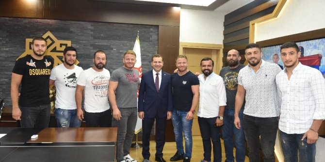 Başpehlivan Balaban’dan, Başkan Yılmaz’a teşekkür