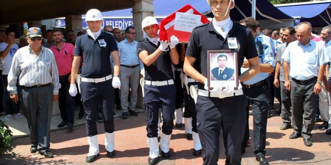 Hayatını kaybeden polis memuru son yolculuğuna uğurlandı