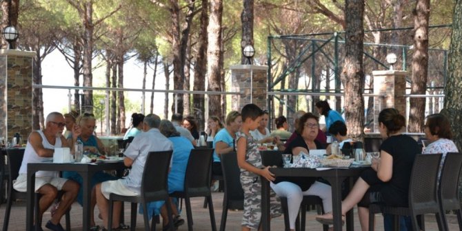 Ayvalık Belediyesi’nin Taşköşk’ü dolup taşıyor