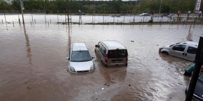 Erzurum’da kuvvetli yağış sele neden oldu