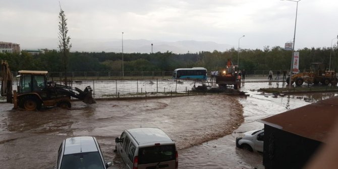 Doğu Anadolu’da sağanak yağış su baskınlarına neden oldu