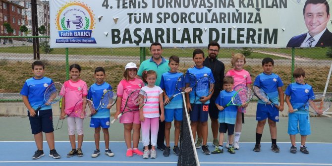 Başkan Bakıcı tenis turnuvasına katılan sporculara başarılar diledi