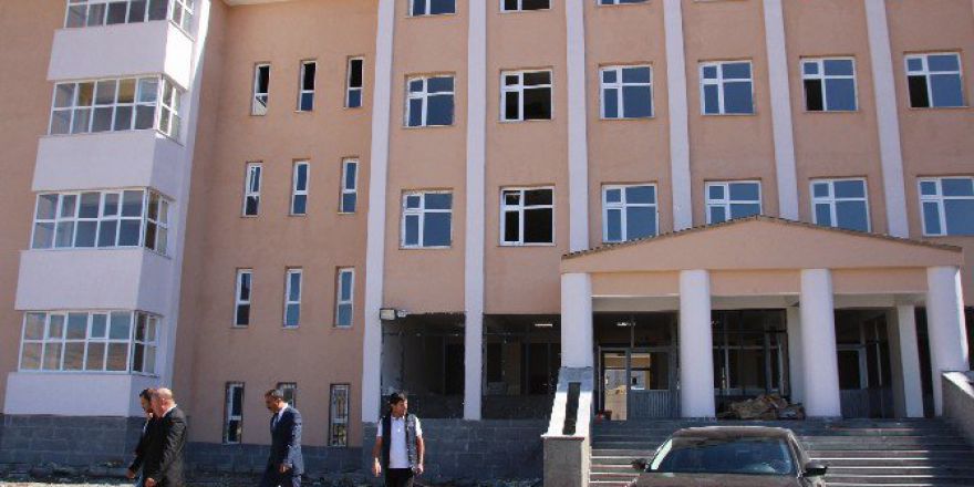 Kaymakam Çetin Okul İnşaatında İncelemelerde Bulundu