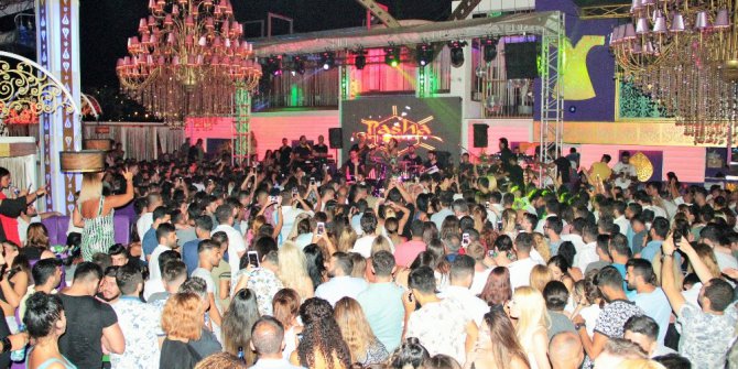 Yıldız Tilbe söyledi tatilciler coştu