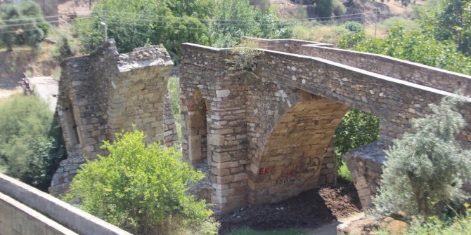 Sanat eseri tarihi köprü tarih oldu