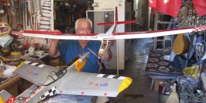 Hayallerini maketlere taşıyor