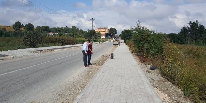 Pazaryeri’nde kaldırım çalışmaları devam ediyor