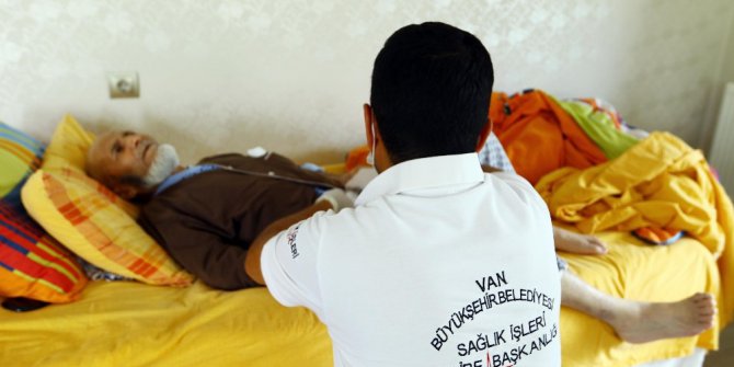 Büyükşehir’den hasta ve yaşlılara şefkat eli