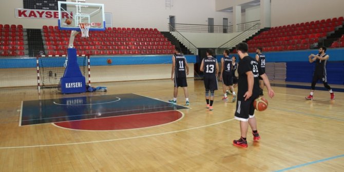 Melikgazi Belediyespor Basketbol Takımı Yerel Lig’de