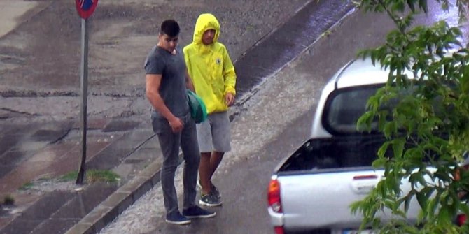 Kars’ta dolu ve yağmur sele neden oldu