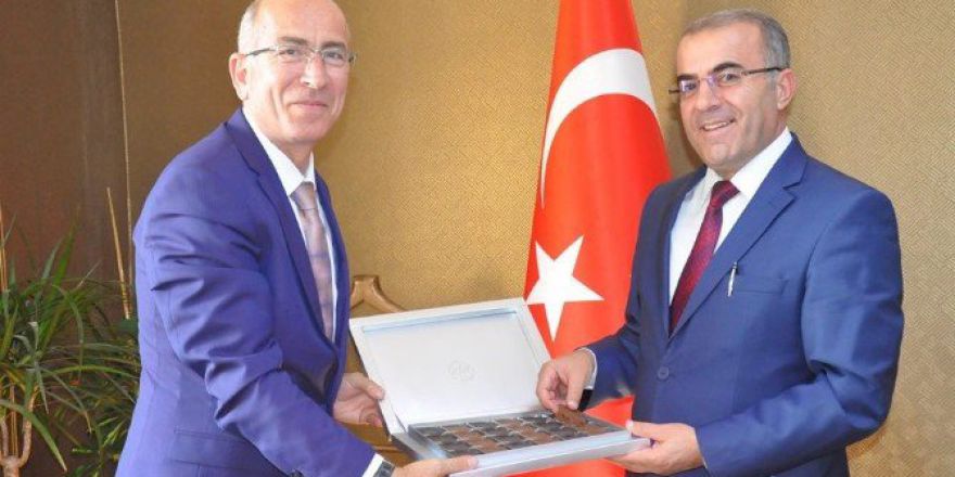 Türk Eğitim Sen Eğitim Öğretim Yılına Çikolatalı Başlangıç Yaptı