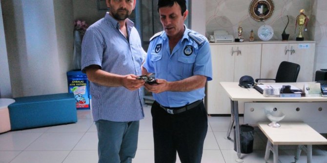 Kayıp eşyaları sahiplerine ulaştıran zabıtalara teşekkür telefonu