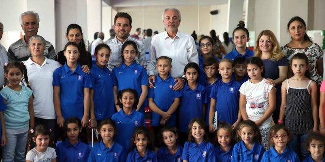 Başkan Saraçoğlu ve Milletvekili Gazel geleceğin sporcularıyla buluştu