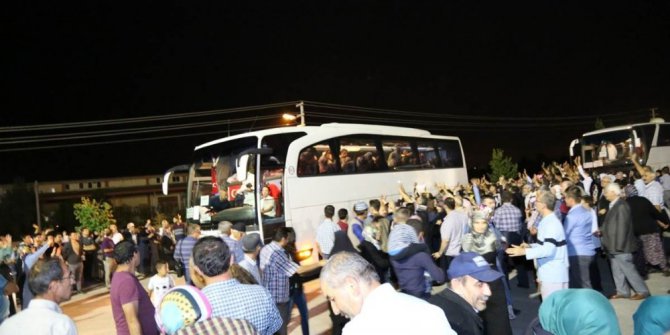 Dualarla uğurlandılar