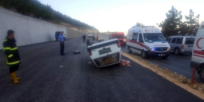 Mut’ta otomobil takla attı: 3 yaralı