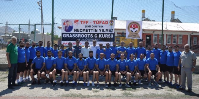 Van’da düzenlenen "Grassroots C futbol antrenörlük kursu" devam ediyor
