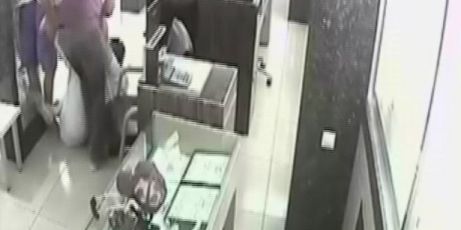 Kuyumcuda kavga kamerada