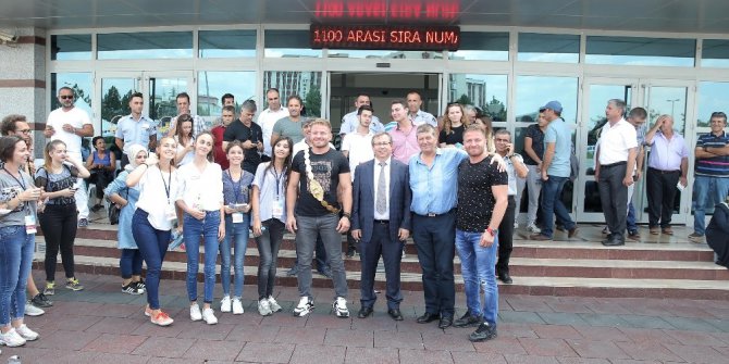Antalyalı başpehlivan eğitim hayatını Edirne’de sürdürecek