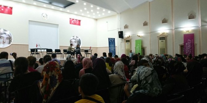 Antep şivesinin sahneye taşındığı tiyatro oyuna yoğun ilgi