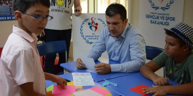 Minikler, Japon kağıt katlama sanatını öğrendi