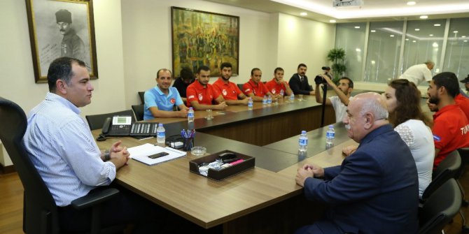 Başkan Taşdelen Milli Takım’ın ’bel kemiği’ni konuk etti