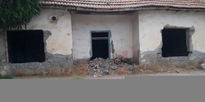 Metruk evde bonzai kullanan şahıslar yakalandı