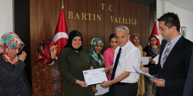 Girişimci kursiyerlere belge