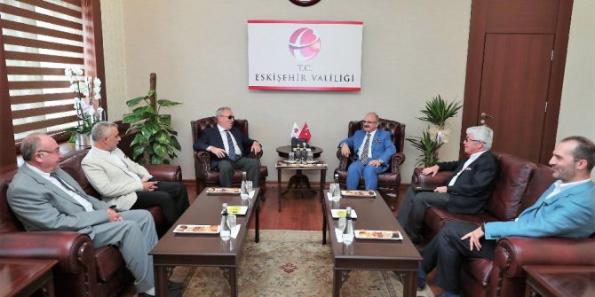 Tokyo Büyükelçisi Mercan, Vali Çakacak’ı makamında ziyaret etti