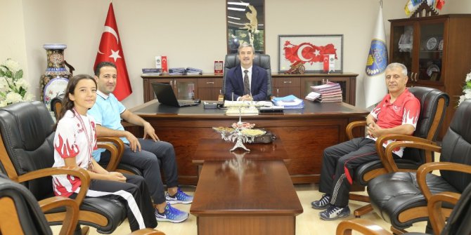 Başkan Şirin Türkiye 3.’sü Edanur’u makamında ağırladı