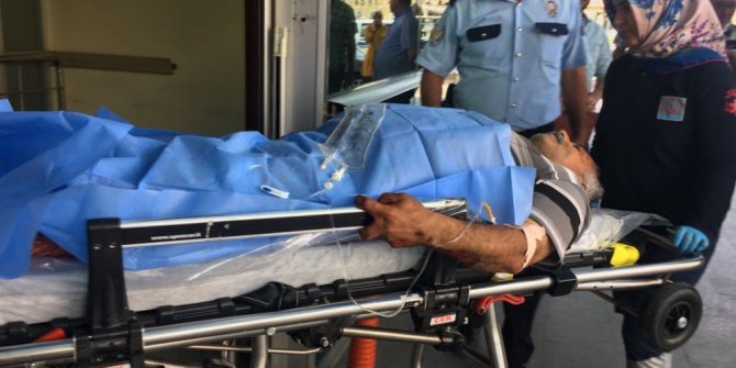 Kadının bıçakladığı adam hastaneye kaldırıldı