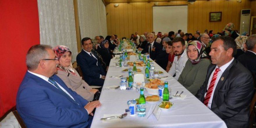 Gazi Ve Ailelerine Yemek