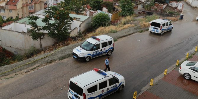 12 yaşındaki çocuk bulduğu el bombasını evine götürdü