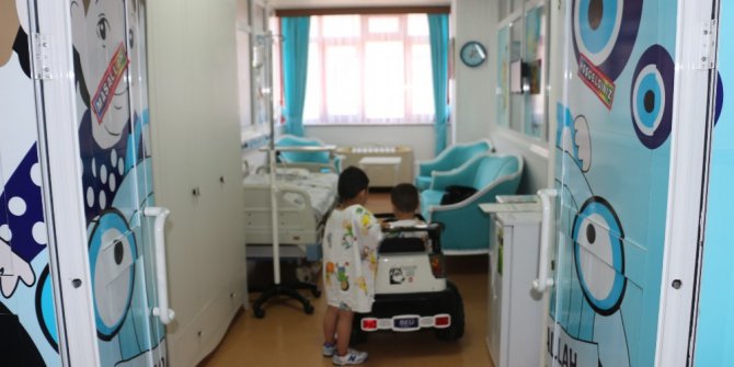 Sevgi evlerinde kalan çocuklar sünnet edildi