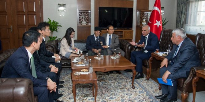 Büyükelçi Cho Yun-soo, Kore gazileri için Van’da