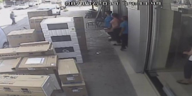 Önce at yarışı izledi, sonra kızına tecavüz ettiğini ileri sürdüğü şahsı öldürdü