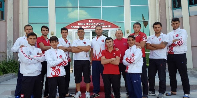 Ukrayna’da 8 boksörümüz yarı finalde