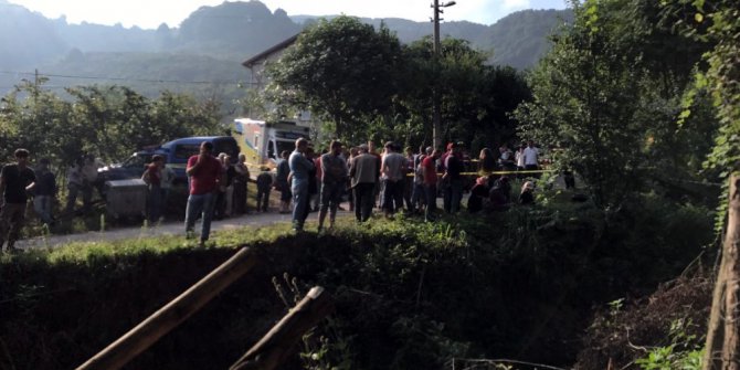 Fındık işçilerini taşıyan traktör dereye devrildi: 7 ölü, 10 yaralı