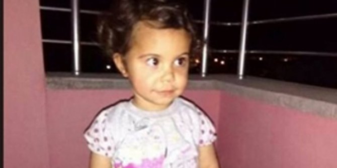 Balkondan düşen çocuk hayatını kaybetti