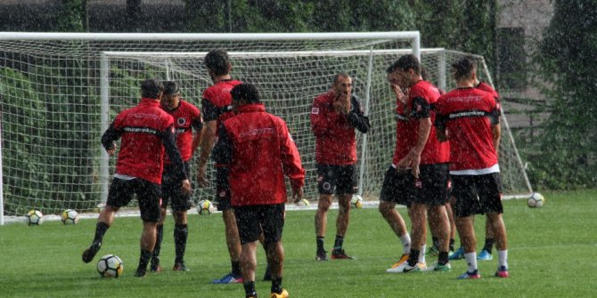 Ümit Özat: “Seyircisiz maç, tatsız tuzsuz yemek gibi bir şey"
