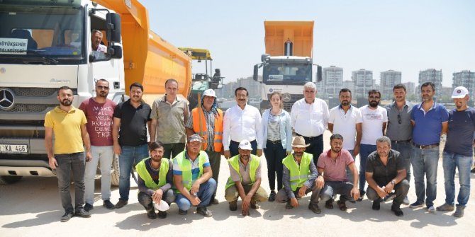 Başkan Atilla, asfalt çalışmasını denetledi